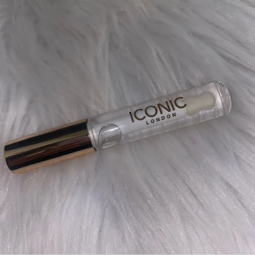 💝NEW ICONIC LONDON lip oil💝Out of Office crystal clear Coconut 🥥 scent